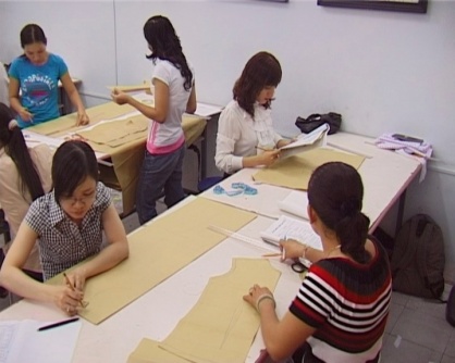 Học cắt may thời trang - Xu hướng mới của phụ nữ Việt thời nay Học cắt may thời trang - Xu hướng mới của phụ nữ Việt thời nay